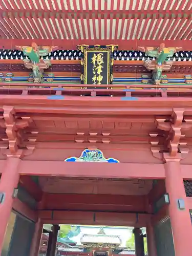 根津神社の山門