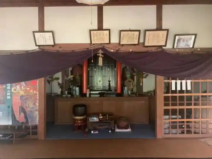 宝蔵寺の本殿・本堂