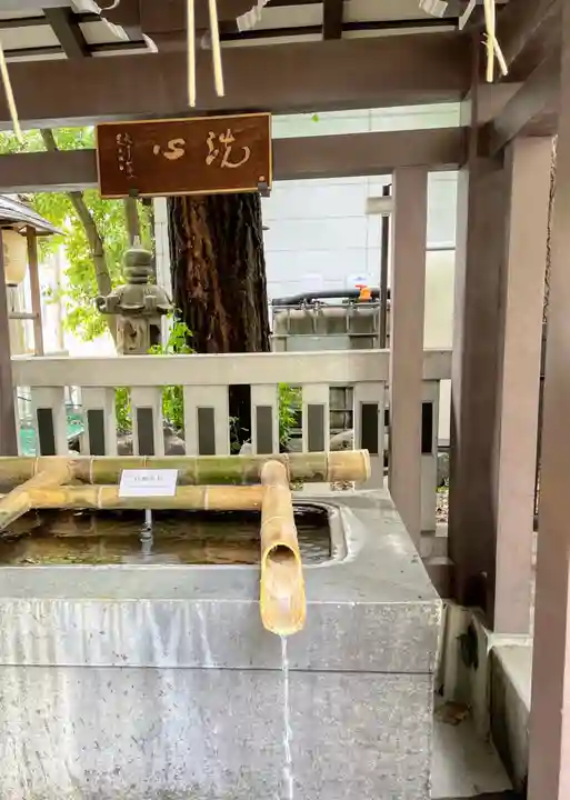 鳥越神社の手水舎