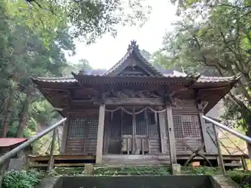 三柱神社の本殿・本堂