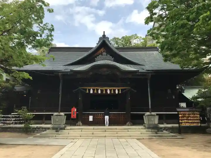 四柱神社の本殿・本堂