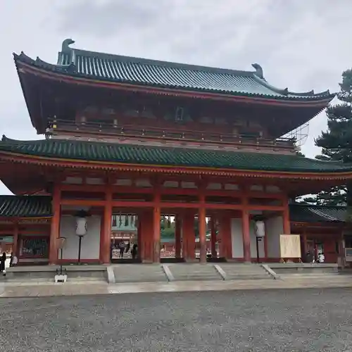 平安神宮の山門