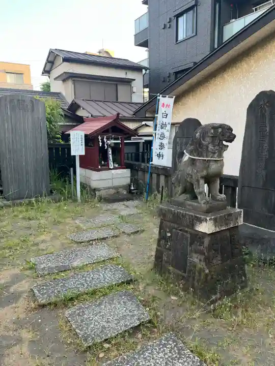 白幡神社の{uncategorized: "未分類", other: "その他", undefined: "問題あり", building: "その他建物", grave: "お墓", sacred_gate: "鳥居", guardian: "狛犬", statue: "像", buddha: "仏像", history: "歴史", nature: "自然", garden: "庭園", animal: "動物", pagoda: "塔", temizu: "手水舎", mountain_gate: "山門・神門", sanctuary: "本殿・本堂", subordinate: "末社・摂社", art: "芸術", scenery: "景色", jizo: "地蔵", ema: "絵馬", goshuin: "御朱印", omikuji: "おみくじ", items: "授与品その他", amulet: "お守り", goshuincho: "御朱印帳", eats: "食事", festival: "お祭り", votive_dance: "神楽", shichigosan: "七五三参", wedding: "結婚式", experience: "体験その他", initially: "初詣", around: "周辺", anti_infection: "感染症対策"}