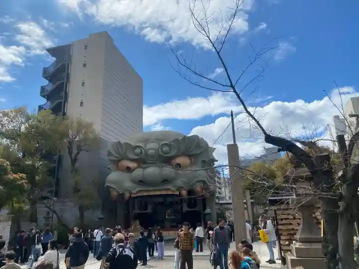 難波八阪神社の{uncategorized: "未分類", other: "その他", undefined: "問題あり", building: "その他建物", grave: "お墓", sacred_gate: "鳥居", guardian: "狛犬", statue: "像", buddha: "仏像", history: "歴史", nature: "自然", garden: "庭園", animal: "動物", pagoda: "塔", temizu: "手水舎", mountain_gate: "山門・神門", sanctuary: "本殿・本堂", subordinate: "末社・摂社", art: "芸術", scenery: "景色", jizo: "地蔵", ema: "絵馬", goshuin: "御朱印", omikuji: "おみくじ", items: "授与品その他", amulet: "お守り", goshuincho: "御朱印帳", eats: "食事", festival: "お祭り", votive_dance: "神楽", shichigosan: "七五三参", wedding: "結婚式", experience: "体験その他", initially: "初詣", around: "周辺", anti_infection: "感染症対策"}