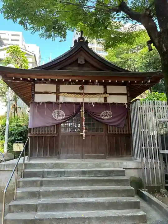 出世稲荷神社(春日稲荷神社)の{uncategorized: "未分類", other: "その他", undefined: "問題あり", building: "その他建物", grave: "お墓", sacred_gate: "鳥居", guardian: "狛犬", statue: "像", buddha: "仏像", history: "歴史", nature: "自然", garden: "庭園", animal: "動物", pagoda: "塔", temizu: "手水舎", mountain_gate: "山門・神門", sanctuary: "本殿・本堂", subordinate: "末社・摂社", art: "芸術", scenery: "景色", jizo: "地蔵", ema: "絵馬", goshuin: "御朱印", omikuji: "おみくじ", items: "授与品その他", amulet: "お守り", goshuincho: "御朱印帳", eats: "食事", festival: "お祭り", votive_dance: "神楽", shichigosan: "七五三参", wedding: "結婚式", experience: "体験その他", initially: "初詣", around: "周辺", anti_infection: "感染症対策"}