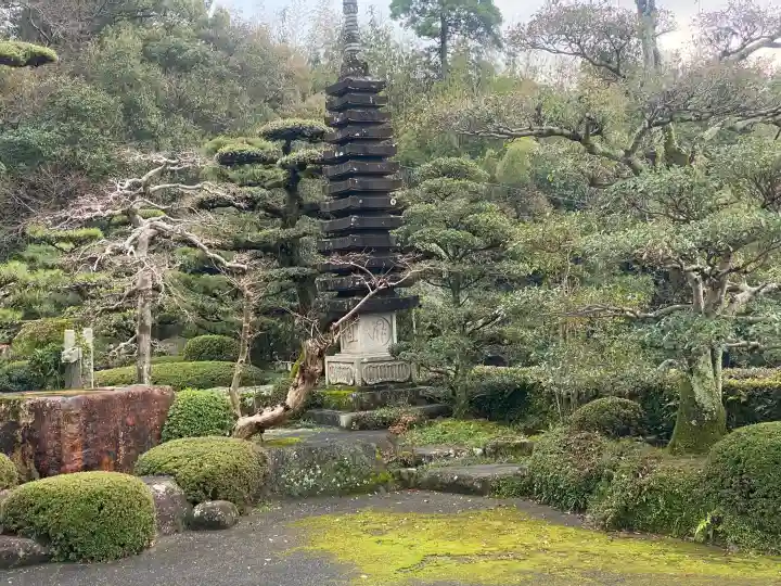 普門寺の{uncategorized: "未分類", other: "その他", undefined: "問題あり", building: "その他建物", grave: "お墓", sacred_gate: "鳥居", guardian: "狛犬", statue: "像", buddha: "仏像", history: "歴史", nature: "自然", garden: "庭園", animal: "動物", pagoda: "塔", temizu: "手水舎", mountain_gate: "山門・神門", sanctuary: "本殿・本堂", subordinate: "末社・摂社", art: "芸術", scenery: "景色", jizo: "地蔵", ema: "絵馬", goshuin: "御朱印", omikuji: "おみくじ", items: "授与品その他", amulet: "お守り", goshuincho: "御朱印帳", eats: "食事", festival: "お祭り", votive_dance: "神楽", shichigosan: "七五三参", wedding: "結婚式", experience: "体験その他", initially: "初詣", around: "周辺", anti_infection: "感染症対策"}