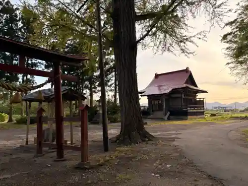 大高神社の{uncategorized: "未分類", other: "その他", undefined: "問題あり", building: "その他建物", grave: "お墓", sacred_gate: "鳥居", guardian: "狛犬", statue: "像", buddha: "仏像", history: "歴史", nature: "自然", garden: "庭園", animal: "動物", pagoda: "塔", temizu: "手水舎", mountain_gate: "山門・神門", sanctuary: "本殿・本堂", subordinate: "末社・摂社", art: "芸術", scenery: "景色", jizo: "地蔵", ema: "絵馬", goshuin: "御朱印", omikuji: "おみくじ", items: "授与品その他", amulet: "お守り", goshuincho: "御朱印帳", eats: "食事", festival: "お祭り", votive_dance: "神楽", shichigosan: "七五三参", wedding: "結婚式", experience: "体験その他", initially: "初詣", around: "周辺", anti_infection: "感染症対策"}