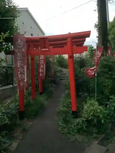 南外山八幡社の末社・摂社
