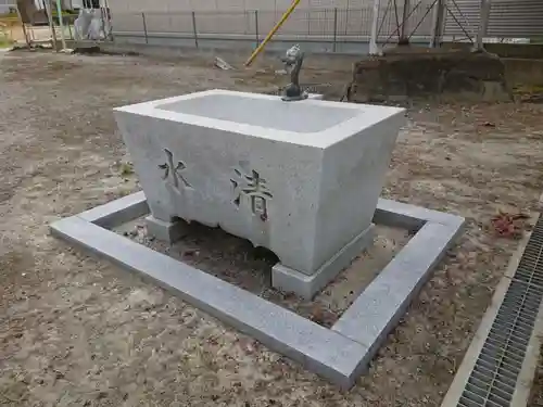 神明社の手水舎