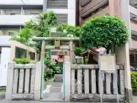 三峰神社の{uncategorized: "未分類", other: "その他", undefined: "問題あり", building: "その他建物", grave: "お墓", sacred_gate: "鳥居", guardian: "狛犬", statue: "像", buddha: "仏像", history: "歴史", nature: "自然", garden: "庭園", animal: "動物", pagoda: "塔", temizu: "手水舎", mountain_gate: "山門・神門", sanctuary: "本殿・本堂", subordinate: "末社・摂社", art: "芸術", scenery: "景色", jizo: "地蔵", ema: "絵馬", goshuin: "御朱印", omikuji: "おみくじ", items: "授与品その他", amulet: "お守り", goshuincho: "御朱印帳", eats: "食事", festival: "お祭り", votive_dance: "神楽", shichigosan: "七五三参", wedding: "結婚式", experience: "体験その他", initially: "初詣", around: "周辺", anti_infection: "感染症対策"}