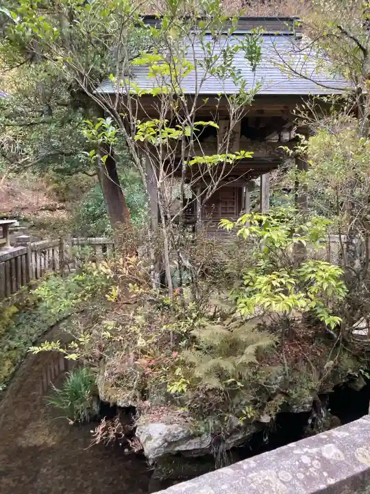 三角寺の{uncategorized: "未分類", other: "その他", undefined: "問題あり", building: "その他建物", grave: "お墓", sacred_gate: "鳥居", guardian: "狛犬", statue: "像", buddha: "仏像", history: "歴史", nature: "自然", garden: "庭園", animal: "動物", pagoda: "塔", temizu: "手水舎", mountain_gate: "山門・神門", sanctuary: "本殿・本堂", subordinate: "末社・摂社", art: "芸術", scenery: "景色", jizo: "地蔵", ema: "絵馬", goshuin: "御朱印", omikuji: "おみくじ", items: "授与品その他", amulet: "お守り", goshuincho: "御朱印帳", eats: "食事", festival: "お祭り", votive_dance: "神楽", shichigosan: "七五三参", wedding: "結婚式", experience: "体験その他", initially: "初詣", around: "周辺", anti_infection: "感染症対策"}