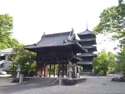 八事山 興正寺の山門・神門