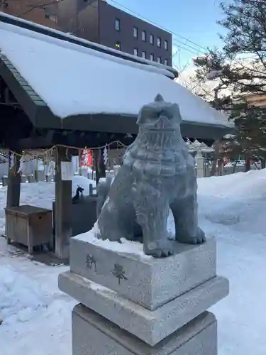 北海道神宮頓宮の狛犬