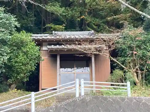 日蓮上人遺跡経塚堂(夕日のお堂)(千葉県)