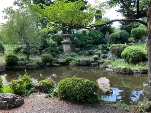 松岬神社の庭園