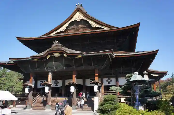 善光寺の本殿・本堂