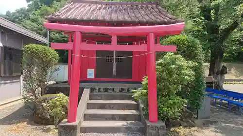 都稲荷神社の本殿