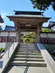 長圓寺の山門