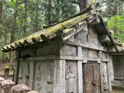 高野山金剛峯寺奥の院(和歌山県)
