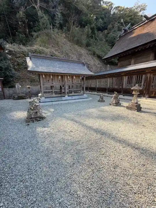 佐太神社の{uncategorized: "未分類", other: "その他", undefined: "問題あり", building: "その他建物", grave: "お墓", sacred_gate: "鳥居", guardian: "狛犬", statue: "像", buddha: "仏像", history: "歴史", nature: "自然", garden: "庭園", animal: "動物", pagoda: "塔", temizu: "手水舎", mountain_gate: "山門・神門", sanctuary: "本殿・本堂", subordinate: "末社・摂社", art: "芸術", scenery: "景色", jizo: "地蔵", ema: "絵馬", goshuin: "御朱印", omikuji: "おみくじ", items: "授与品その他", amulet: "お守り", goshuincho: "御朱印帳", eats: "食事", festival: "お祭り", votive_dance: "神楽", shichigosan: "七五三参", wedding: "結婚式", experience: "体験その他", initially: "初詣", around: "周辺", anti_infection: "感染症対策"}