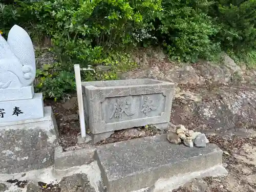 神楽岡八幡宮の手水舎