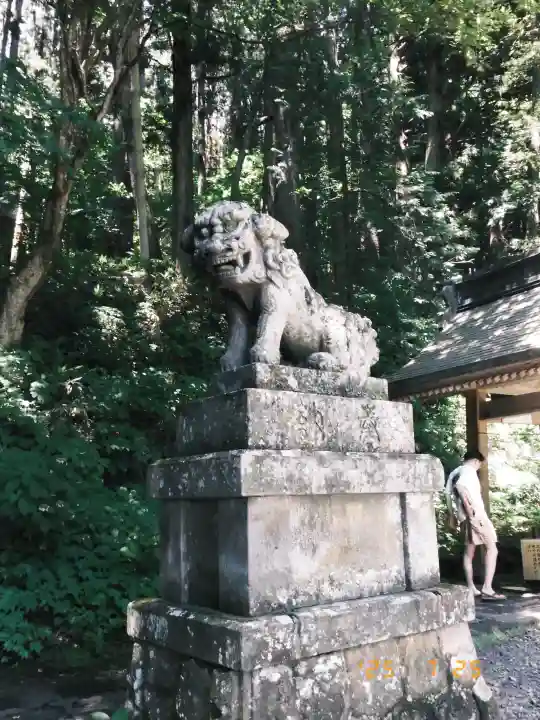 戸隠神社宝光社の{uncategorized: "未分類", other: "その他", undefined: "問題あり", building: "その他建物", grave: "お墓", sacred_gate: "鳥居", guardian: "狛犬", statue: "像", buddha: "仏像", history: "歴史", nature: "自然", garden: "庭園", animal: "動物", pagoda: "塔", temizu: "手水舎", mountain_gate: "山門・神門", sanctuary: "本殿・本堂", subordinate: "末社・摂社", art: "芸術", scenery: "景色", jizo: "地蔵", ema: "絵馬", goshuin: "御朱印", omikuji: "おみくじ", items: "授与品その他", amulet: "お守り", goshuincho: "御朱印帳", eats: "食事", festival: "お祭り", votive_dance: "神楽", shichigosan: "七五三参", wedding: "結婚式", experience: "体験その他", initially: "初詣", around: "周辺", anti_infection: "感染症対策"}