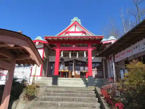 差出磯大嶽山神社 仕事と健康と厄よけの神さまの本殿