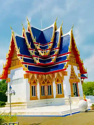 ワットパクナム日本別院の本殿・本堂