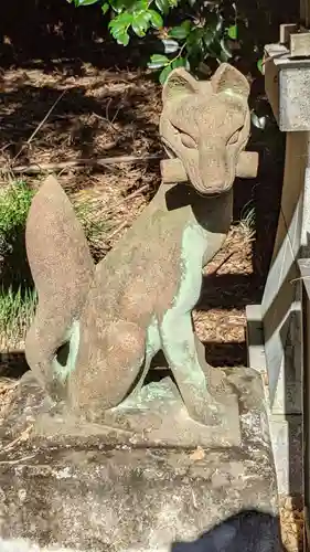 神明白山社相殿（杁下）の狛犬