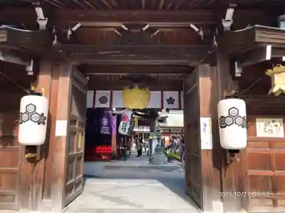 櫛田神社の山門・神門