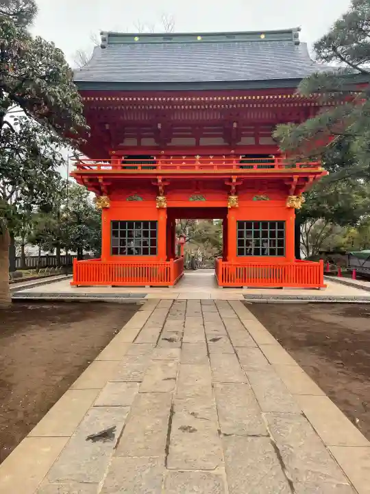 穴八幡宮の{uncategorized: "未分類", other: "その他", undefined: "問題あり", building: "その他建物", grave: "お墓", sacred_gate: "鳥居", guardian: "狛犬", statue: "像", buddha: "仏像", history: "歴史", nature: "自然", garden: "庭園", animal: "動物", pagoda: "塔", temizu: "手水舎", mountain_gate: "山門・神門", sanctuary: "本殿・本堂", subordinate: "末社・摂社", art: "芸術", scenery: "景色", jizo: "地蔵", ema: "絵馬", goshuin: "御朱印", omikuji: "おみくじ", items: "授与品その他", amulet: "お守り", goshuincho: "御朱印帳", eats: "食事", festival: "お祭り", votive_dance: "神楽", shichigosan: "七五三参", wedding: "結婚式", experience: "体験その他", initially: "初詣", around: "周辺", anti_infection: "感染症対策"}
