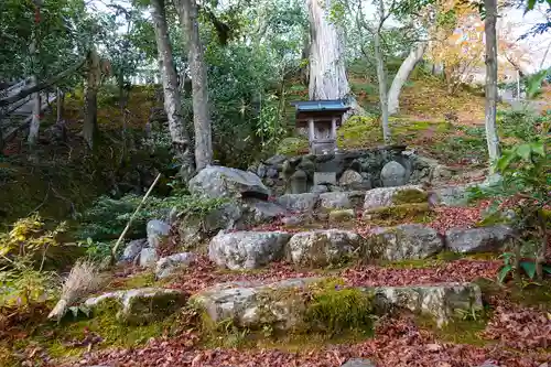 常寂光寺の末社