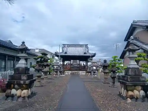 神明神社の{uncategorized: "未分類", other: "その他", undefined: "問題あり", building: "その他建物", grave: "お墓", sacred_gate: "鳥居", guardian: "狛犬", statue: "像", buddha: "仏像", history: "歴史", nature: "自然", garden: "庭園", animal: "動物", pagoda: "塔", temizu: "手水舎", mountain_gate: "山門・神門", sanctuary: "本殿・本堂", subordinate: "末社・摂社", art: "芸術", scenery: "景色", jizo: "地蔵", ema: "絵馬", goshuin: "御朱印", omikuji: "おみくじ", items: "授与品その他", amulet: "お守り", goshuincho: "御朱印帳", eats: "食事", festival: "お祭り", votive_dance: "神楽", shichigosan: "七五三参", wedding: "結婚式", experience: "体験その他", initially: "初詣", around: "周辺", anti_infection: "感染症対策"}