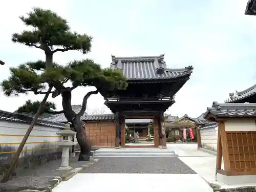 福蔵寺の山門