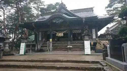 山神社の本殿