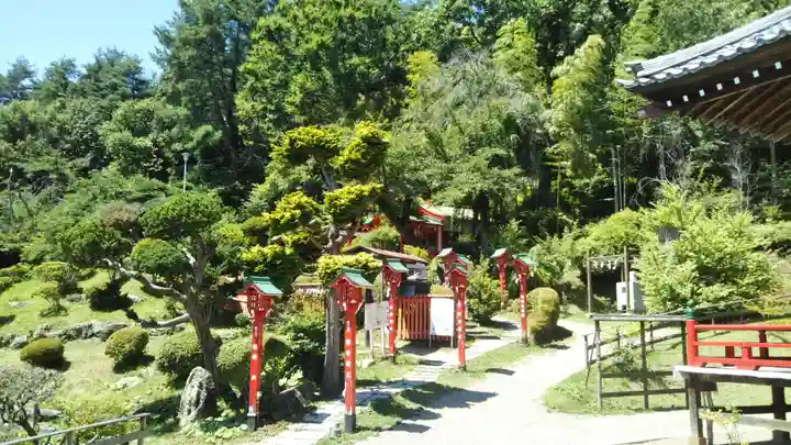 榊山稲荷神社の庭園