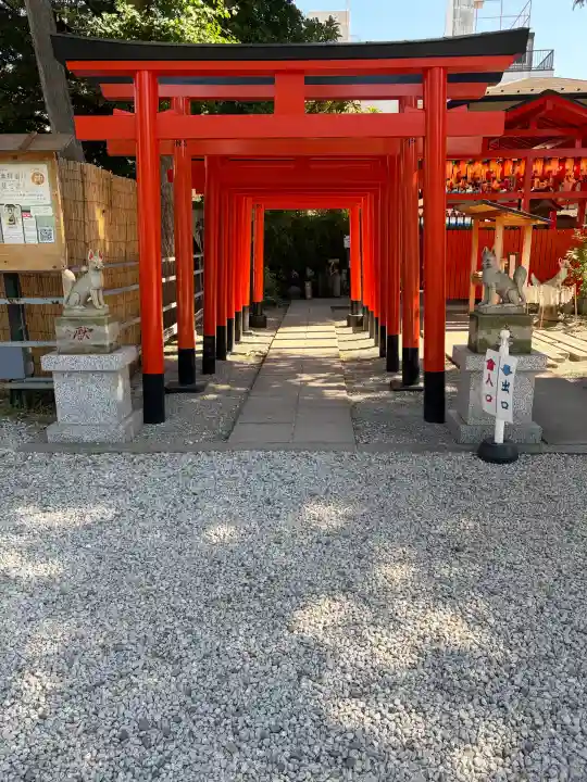 蛇窪神社の{uncategorized: "未分類", other: "その他", undefined: "問題あり", building: "その他建物", grave: "お墓", sacred_gate: "鳥居", guardian: "狛犬", statue: "像", buddha: "仏像", history: "歴史", nature: "自然", garden: "庭園", animal: "動物", pagoda: "塔", temizu: "手水舎", mountain_gate: "山門・神門", sanctuary: "本殿・本堂", subordinate: "末社・摂社", art: "芸術", scenery: "景色", jizo: "地蔵", ema: "絵馬", goshuin: "御朱印", omikuji: "おみくじ", items: "授与品その他", amulet: "お守り", goshuincho: "御朱印帳", eats: "食事", festival: "お祭り", votive_dance: "神楽", shichigosan: "七五三参", wedding: "結婚式", experience: "体験その他", initially: "初詣", around: "周辺", anti_infection: "感染症対策"}