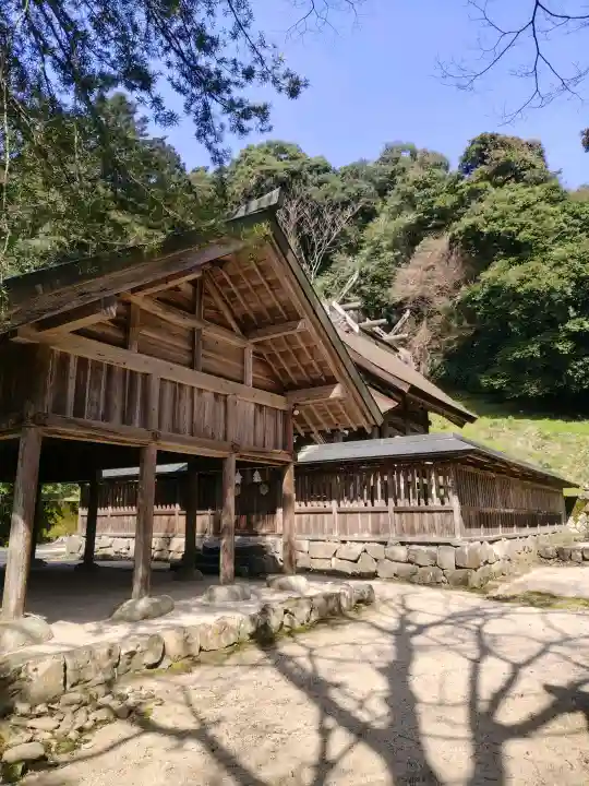 眞名井神社の{uncategorized: "未分類", other: "その他", undefined: "問題あり", building: "その他建物", grave: "お墓", sacred_gate: "鳥居", guardian: "狛犬", statue: "像", buddha: "仏像", history: "歴史", nature: "自然", garden: "庭園", animal: "動物", pagoda: "塔", temizu: "手水舎", mountain_gate: "山門・神門", sanctuary: "本殿・本堂", subordinate: "末社・摂社", art: "芸術", scenery: "景色", jizo: "地蔵", ema: "絵馬", goshuin: "御朱印", omikuji: "おみくじ", items: "授与品その他", amulet: "お守り", goshuincho: "御朱印帳", eats: "食事", festival: "お祭り", votive_dance: "神楽", shichigosan: "七五三参", wedding: "結婚式", experience: "体験その他", initially: "初詣", around: "周辺", anti_infection: "感染症対策"}