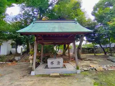 八幡社（市之久田）の手水舎