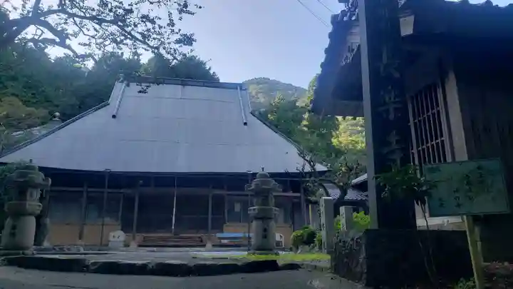 長楽寺の本殿・本堂