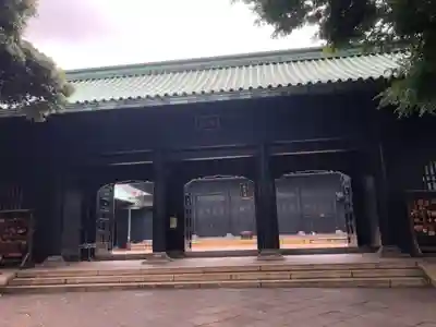 湯島聖堂の山門・神門