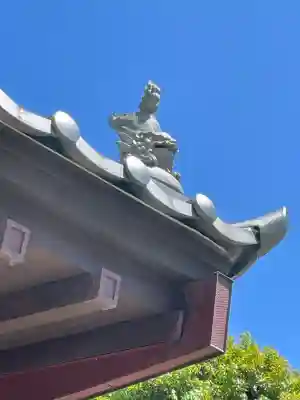 氷川神社の{uncategorized: "未分類", other: "その他", undefined: "問題あり", building: "その他建物", grave: "お墓", sacred_gate: "鳥居", guardian: "狛犬", statue: "像", buddha: "仏像", history: "歴史", nature: "自然", garden: "庭園", animal: "動物", pagoda: "塔", temizu: "手水舎", mountain_gate: "山門・神門", sanctuary: "本殿・本堂", subordinate: "末社・摂社", art: "芸術", scenery: "景色", jizo: "地蔵", ema: "絵馬", goshuin: "御朱印", omikuji: "おみくじ", items: "授与品その他", amulet: "お守り", goshuincho: "御朱印帳", eats: "食事", festival: "お祭り", votive_dance: "神楽", shichigosan: "七五三参", wedding: "結婚式", experience: "体験その他", initially: "初詣", around: "周辺", anti_infection: "感染症対策"}
