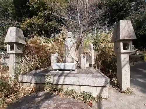 梅岩寺の{uncategorized: "未分類", other: "その他", undefined: "問題あり", building: "その他建物", grave: "お墓", sacred_gate: "鳥居", guardian: "狛犬", statue: "像", buddha: "仏像", history: "歴史", nature: "自然", garden: "庭園", animal: "動物", pagoda: "塔", temizu: "手水舎", mountain_gate: "山門・神門", sanctuary: "本殿・本堂", subordinate: "末社・摂社", art: "芸術", scenery: "景色", jizo: "地蔵", ema: "絵馬", goshuin: "御朱印", omikuji: "おみくじ", items: "授与品その他", amulet: "お守り", goshuincho: "御朱印帳", eats: "食事", festival: "お祭り", votive_dance: "神楽", shichigosan: "七五三参", wedding: "結婚式", experience: "体験その他", initially: "初詣", around: "周辺", anti_infection: "感染症対策"}