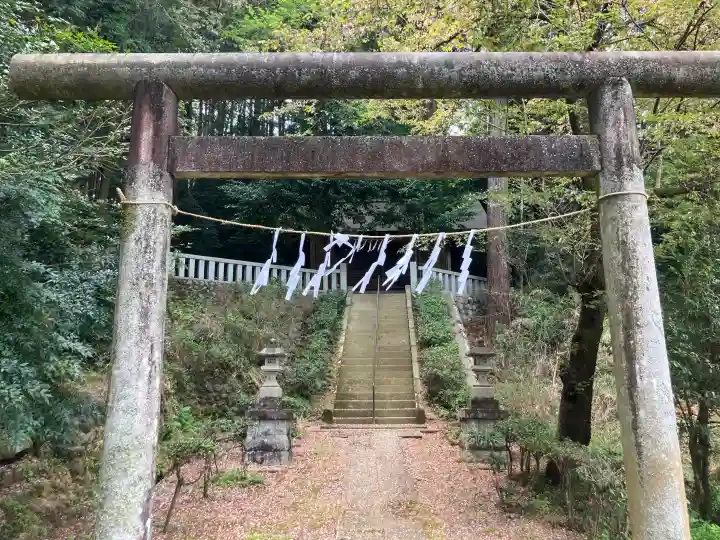 塩船神明社の{uncategorized: "未分類", other: "その他", undefined: "問題あり", building: "その他建物", grave: "お墓", sacred_gate: "鳥居", guardian: "狛犬", statue: "像", buddha: "仏像", history: "歴史", nature: "自然", garden: "庭園", animal: "動物", pagoda: "塔", temizu: "手水舎", mountain_gate: "山門・神門", sanctuary: "本殿・本堂", subordinate: "末社・摂社", art: "芸術", scenery: "景色", jizo: "地蔵", ema: "絵馬", goshuin: "御朱印", omikuji: "おみくじ", items: "授与品その他", amulet: "お守り", goshuincho: "御朱印帳", eats: "食事", festival: "お祭り", votive_dance: "神楽", shichigosan: "七五三参", wedding: "結婚式", experience: "体験その他", initially: "初詣", around: "周辺", anti_infection: "感染症対策"}