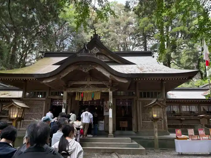 高千穂神社の{uncategorized: "未分類", other: "その他", undefined: "問題あり", building: "その他建物", grave: "お墓", sacred_gate: "鳥居", guardian: "狛犬", statue: "像", buddha: "仏像", history: "歴史", nature: "自然", garden: "庭園", animal: "動物", pagoda: "塔", temizu: "手水舎", mountain_gate: "山門・神門", sanctuary: "本殿・本堂", subordinate: "末社・摂社", art: "芸術", scenery: "景色", jizo: "地蔵", ema: "絵馬", goshuin: "御朱印", omikuji: "おみくじ", items: "授与品その他", amulet: "お守り", goshuincho: "御朱印帳", eats: "食事", festival: "お祭り", votive_dance: "神楽", shichigosan: "七五三参", wedding: "結婚式", experience: "体験その他", initially: "初詣", around: "周辺", anti_infection: "感染症対策"}
