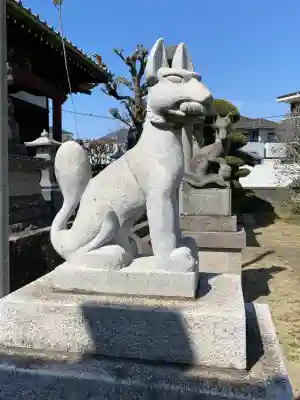 稲荷神社の{uncategorized: "未分類", other: "その他", undefined: "問題あり", building: "その他建物", grave: "お墓", sacred_gate: "鳥居", guardian: "狛犬", statue: "像", buddha: "仏像", history: "歴史", nature: "自然", garden: "庭園", animal: "動物", pagoda: "塔", temizu: "手水舎", mountain_gate: "山門・神門", sanctuary: "本殿・本堂", subordinate: "末社・摂社", art: "芸術", scenery: "景色", jizo: "地蔵", ema: "絵馬", goshuin: "御朱印", omikuji: "おみくじ", items: "授与品その他", amulet: "お守り", goshuincho: "御朱印帳", eats: "食事", festival: "お祭り", votive_dance: "神楽", shichigosan: "七五三参", wedding: "結婚式", experience: "体験その他", initially: "初詣", around: "周辺", anti_infection: "感染症対策"}