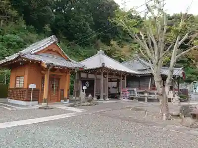 鬼岩寺の本殿・本堂