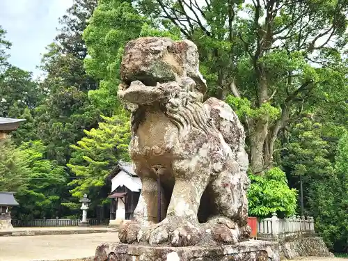 荒田神社の狛犬