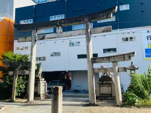 三輪神社の鳥居