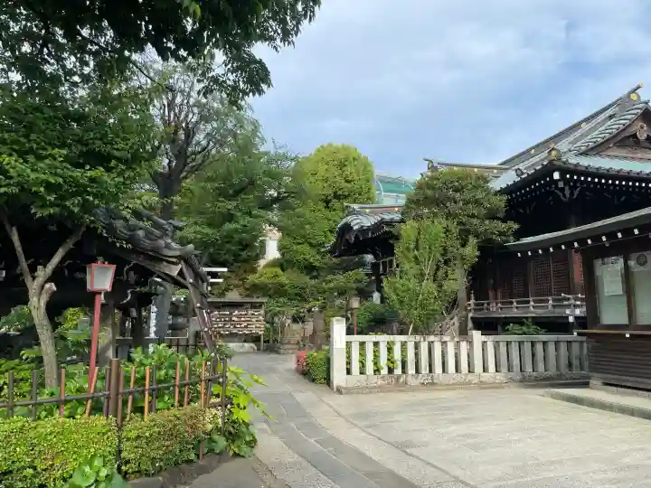 白山神社の{uncategorized: "未分類", other: "その他", undefined: "問題あり", building: "その他建物", grave: "お墓", sacred_gate: "鳥居", guardian: "狛犬", statue: "像", buddha: "仏像", history: "歴史", nature: "自然", garden: "庭園", animal: "動物", pagoda: "塔", temizu: "手水舎", mountain_gate: "山門・神門", sanctuary: "本殿・本堂", subordinate: "末社・摂社", art: "芸術", scenery: "景色", jizo: "地蔵", ema: "絵馬", goshuin: "御朱印", omikuji: "おみくじ", items: "授与品その他", amulet: "お守り", goshuincho: "御朱印帳", eats: "食事", festival: "お祭り", votive_dance: "神楽", shichigosan: "七五三参", wedding: "結婚式", experience: "体験その他", initially: "初詣", around: "周辺", anti_infection: "感染症対策"}